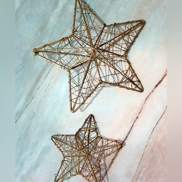 5/$20 EUC Gold wire wrapped star decor, great for holidays, 6.5" and 4.5" - Picture 4 of 6